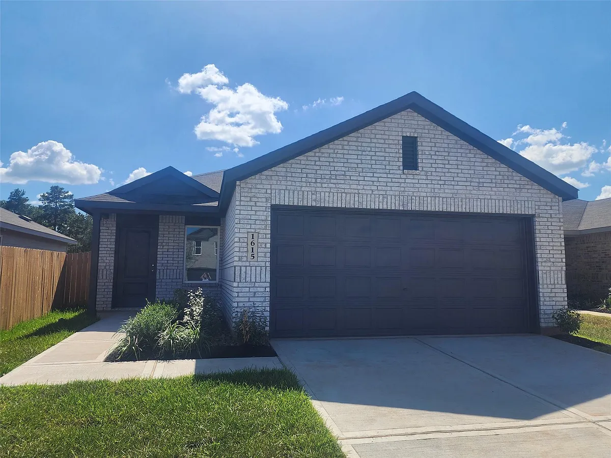 Building Photo - 1615 Winwood Dr