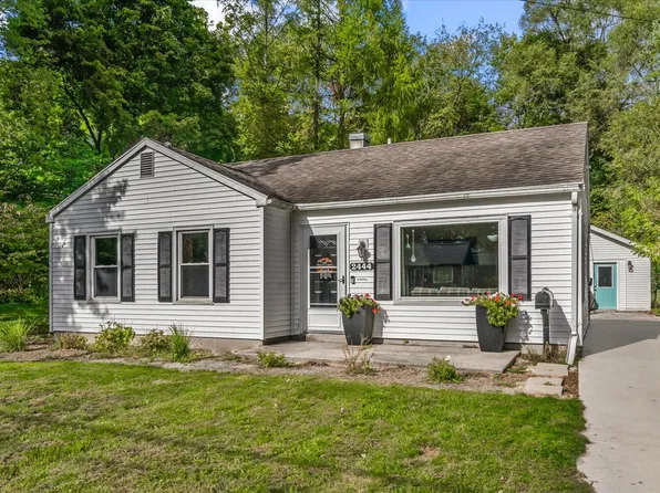2444 Hillsdale Ave, Kalamazoo, MI 49006