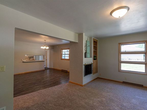 4th image of 3205 McClain Dr
