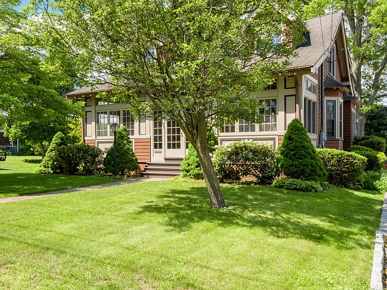 33 Theodore St — Photo 2