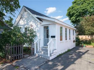 2 Medberry St, Riverside, RI 02915