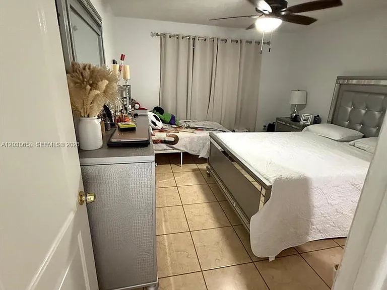 1275 W 35th St #32B — Photo 9