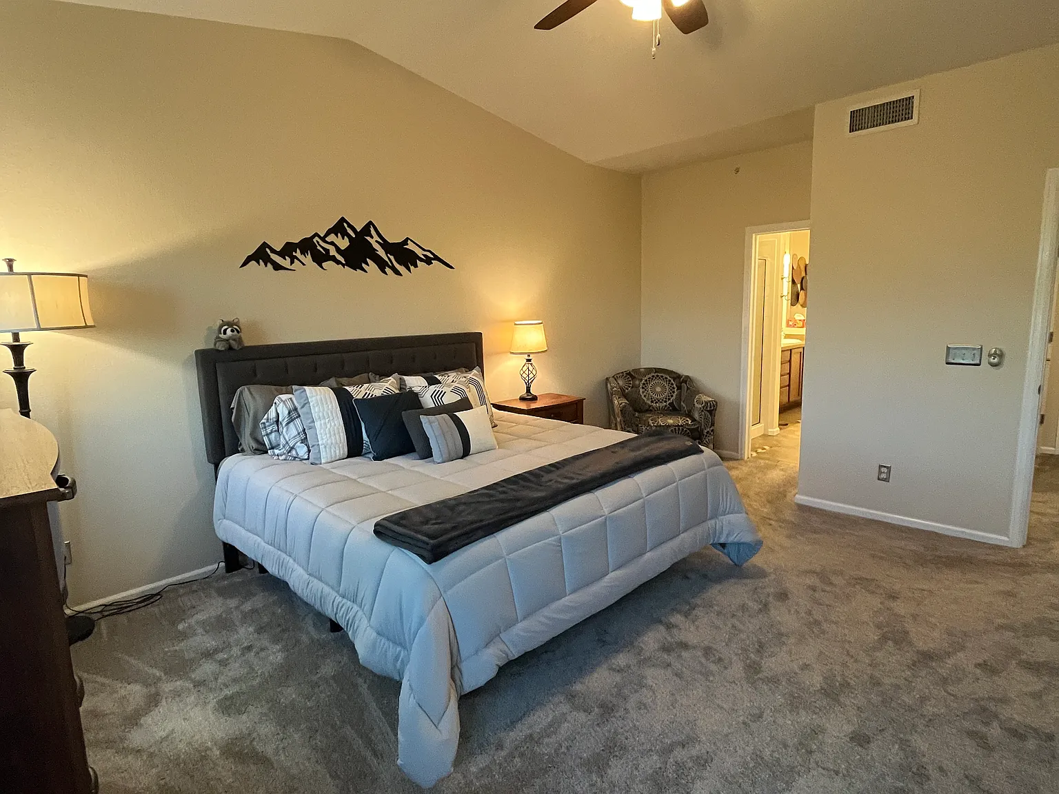 3 bed, 1620 sqft, $2,785 — Photo 4