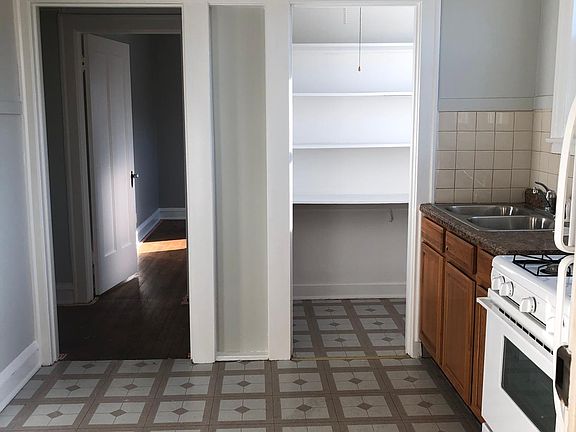 5th image of 5644 W Sunnyside Ave Unit 2F