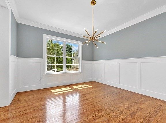 2nd image of 360 Blue Hill Dr