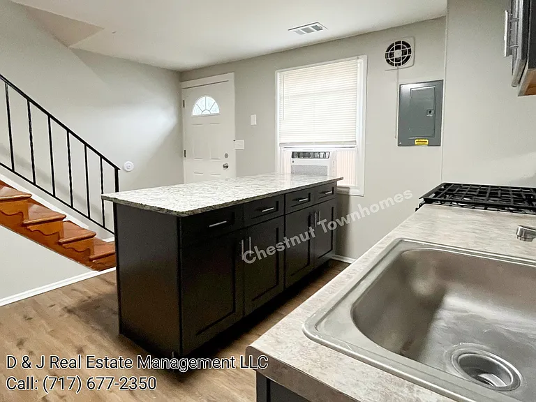 3205-3255 Chestnut St — Photo 3