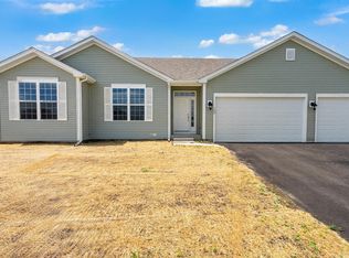 206 Cress Creek Trl, Poplar Grove, IL 61065