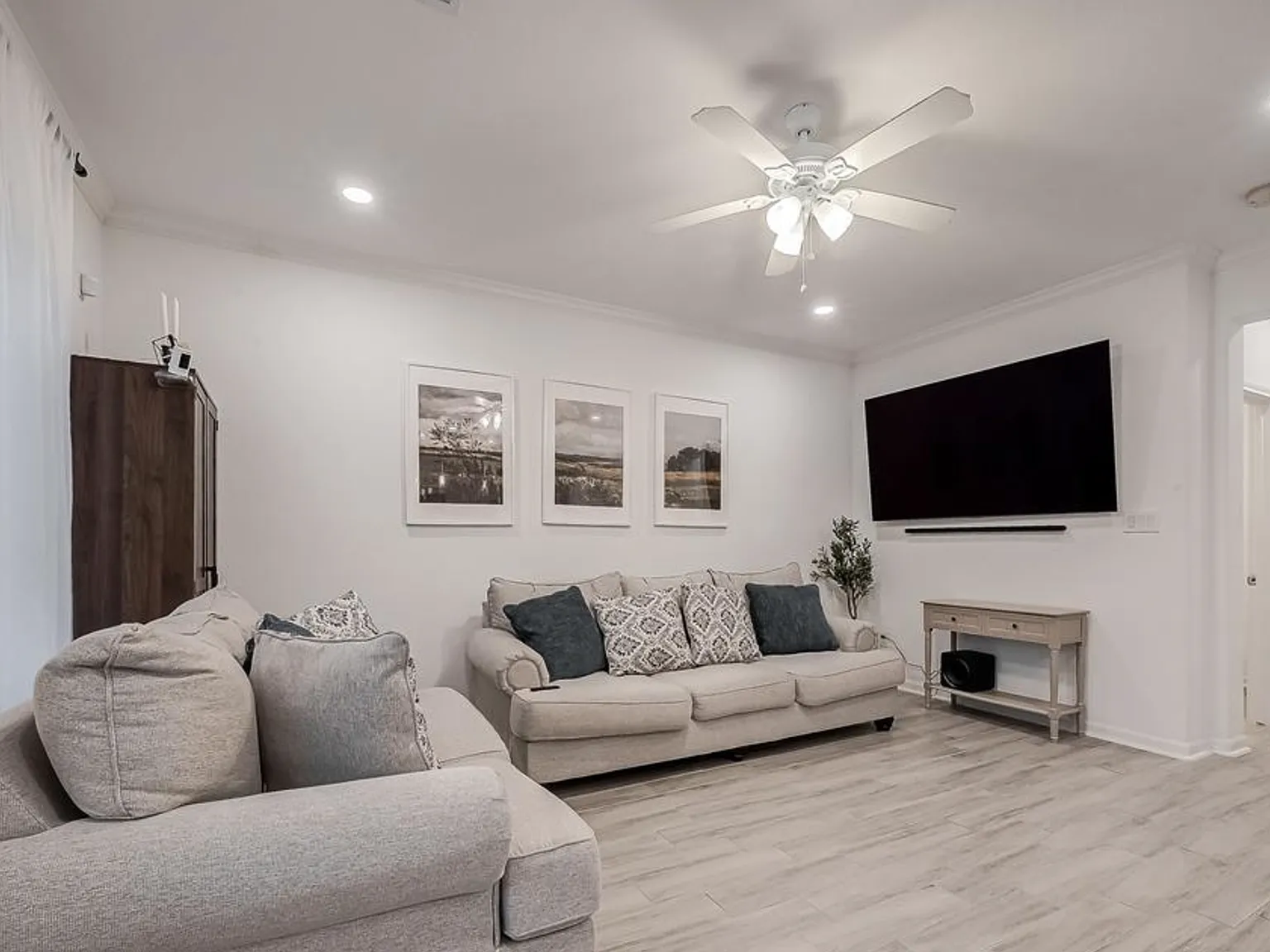 3 bed, 1260 sqft, $1,900 — Photo 4