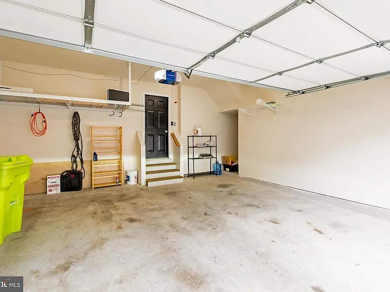 3385 Beechcliff Dr — Photo 4