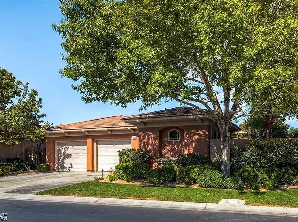 1st image of 104 Emerald Dunes Cir