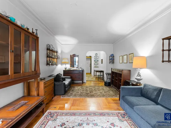 3000 Valentine Avenue image 3 of 9