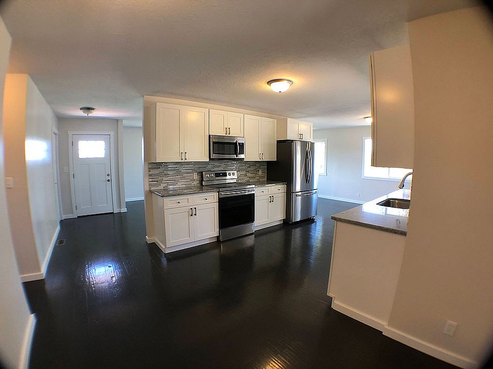 New kitchen with granite