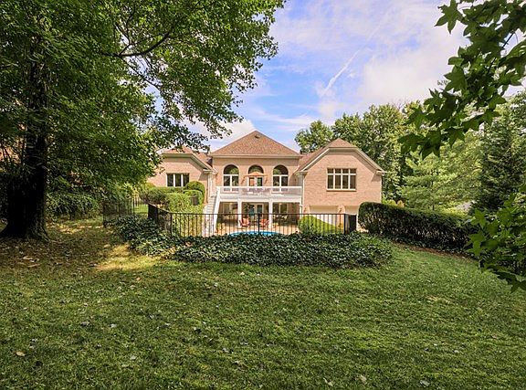 2nd image of 1510 Copper Creek Dr