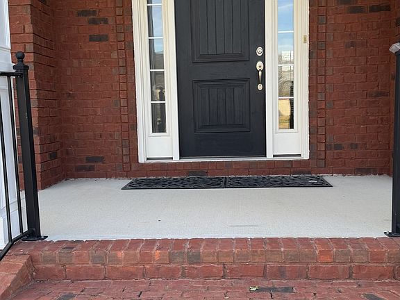 3rd image of 1109 Lewis Downs Dr