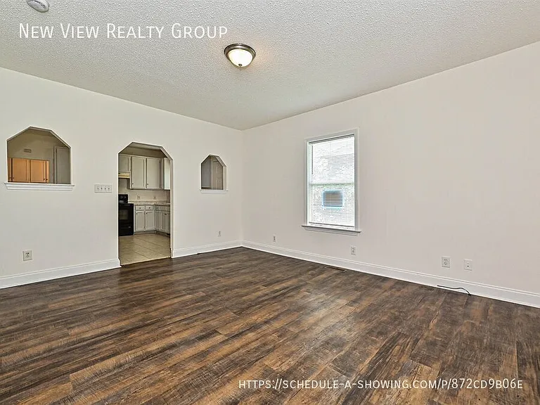 610 N Pear St — Photo 7