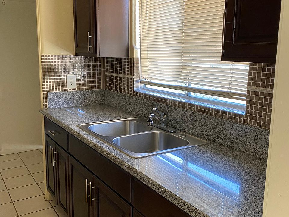 1st image of 43 W 52nd St #D
