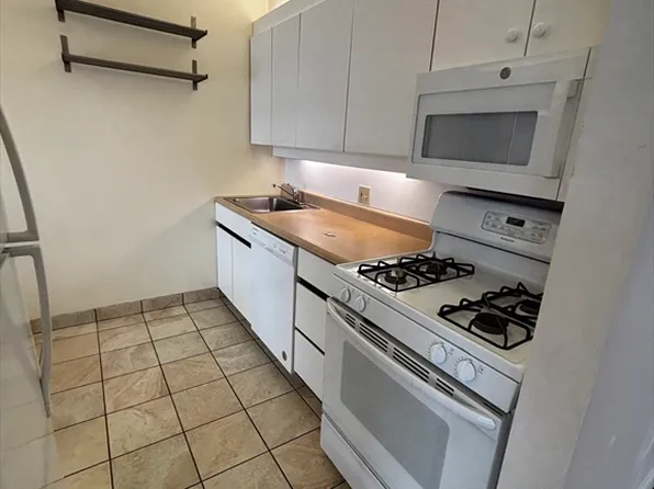 1010 Middle St APT 1, Weymouth, MA 02188