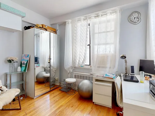 2546 East 13th Street image 9 of 10