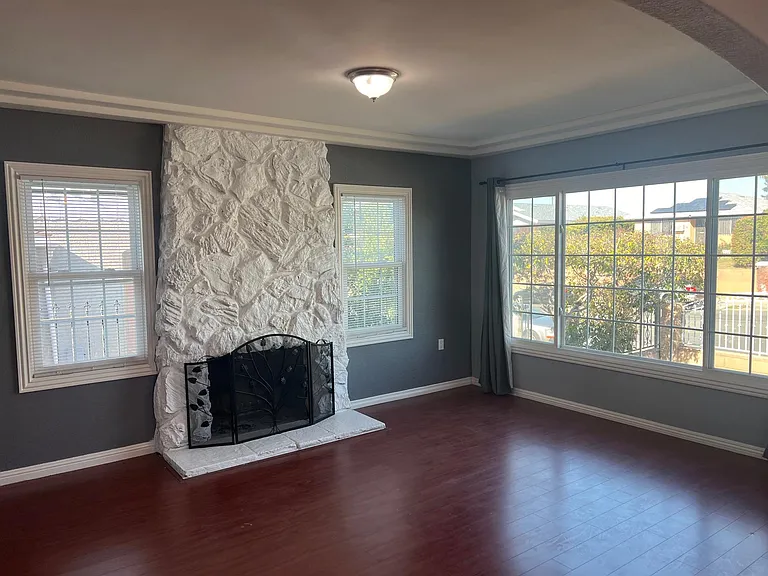 3887 Ocean View Blvd — Photo 31