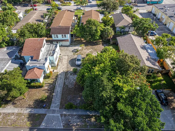627 Valley Forge Road, West Palm Beach, FL 33405