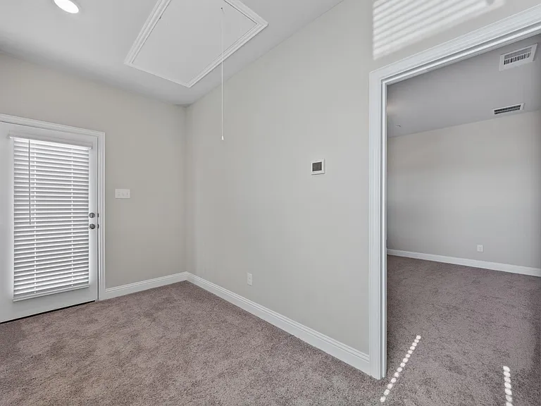 4267 Shavano Dr — Photo 22