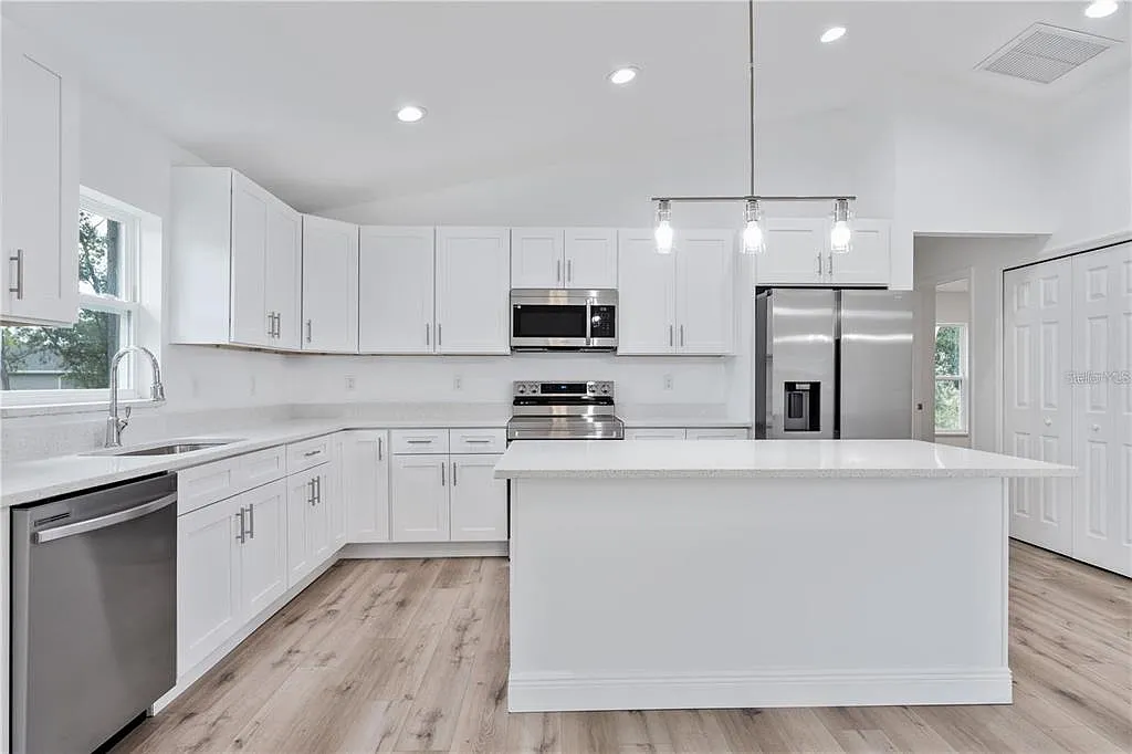 3 bed, 2.0 bath, 1522 sqft, $2,000 — Photo 4