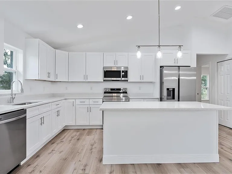 238 Locust Pass Ln — Photo 4