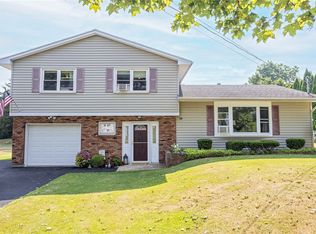 9013 Linwood Rd, Le Roy, NY 14482