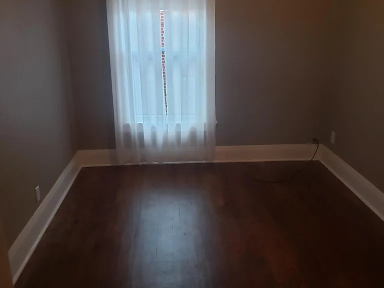 225 W Dudley St — Photo 12