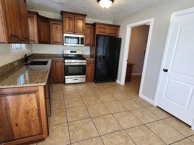 370 W 1425 N #17 — Photo 18