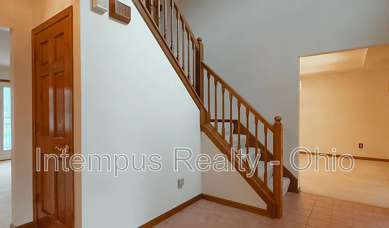 370 Glenside Ln — Photo 6