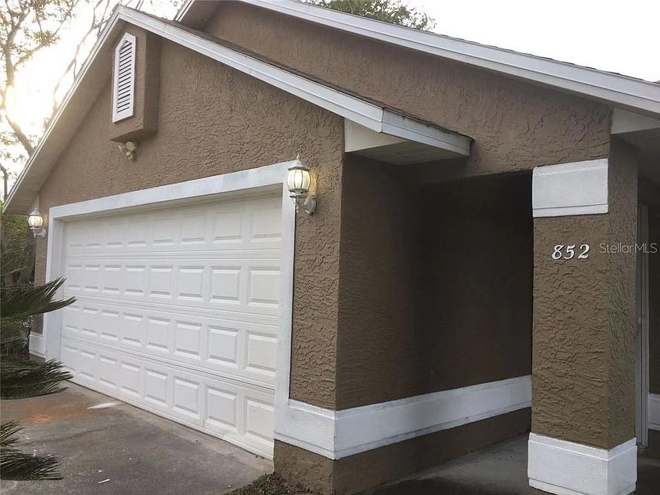 1st image of 852 Yellowbird Ave