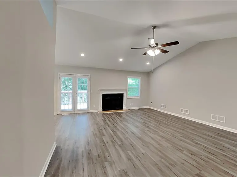 603 Brolley Ct — Photo 2