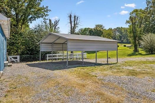 5th image of 473 Ponder Rd