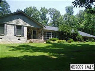1st image of 101 Forest Hills Dr