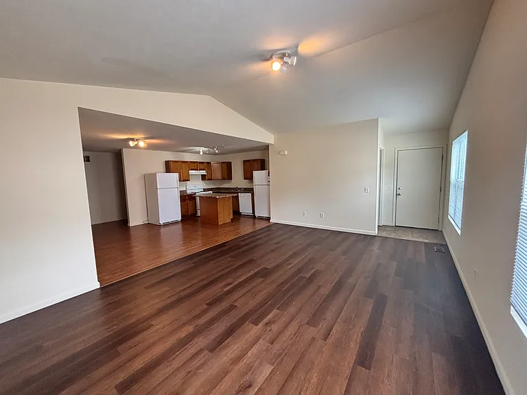 1329 Fraternity Village Dr — Photo 5