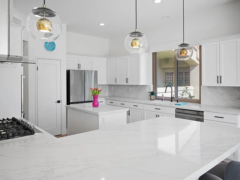 143 E Kavenish Dr — Photo 10
