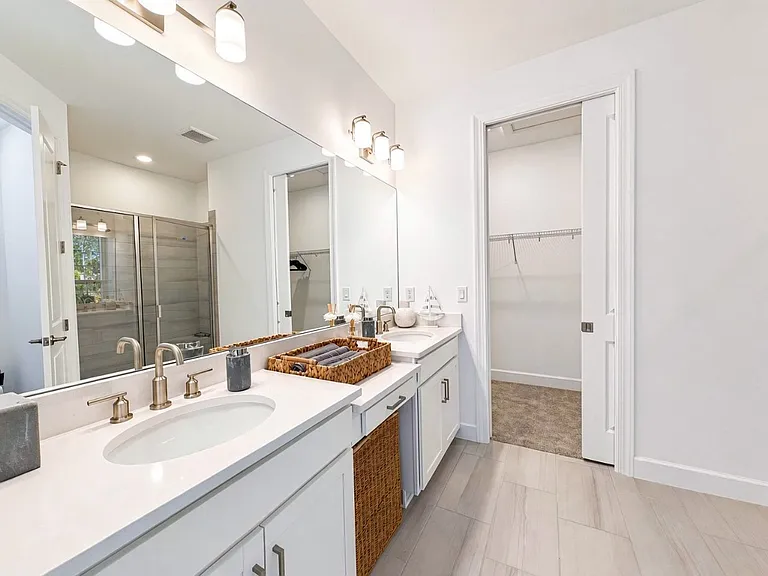 15514 Vittorio St — Photo 5