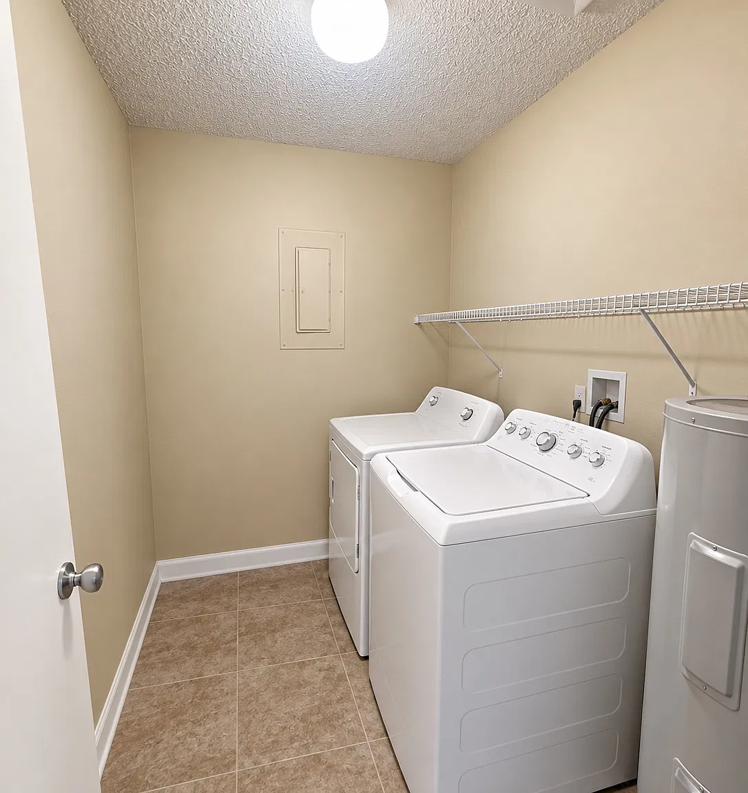 2 bed, 1100 sqft, $2,050 — Photo 4