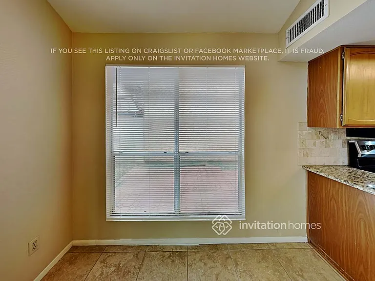 406 E Topeka Dr — Photo 7