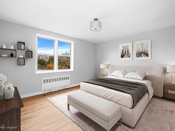 3rd image of 180 Van Cortlandt Park S APT 6D