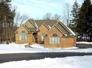 5772 Evergreen Knl, Howell, MI 48855