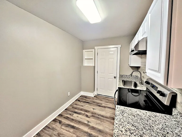 3310 Wildwood Dr SE — Photo 4
