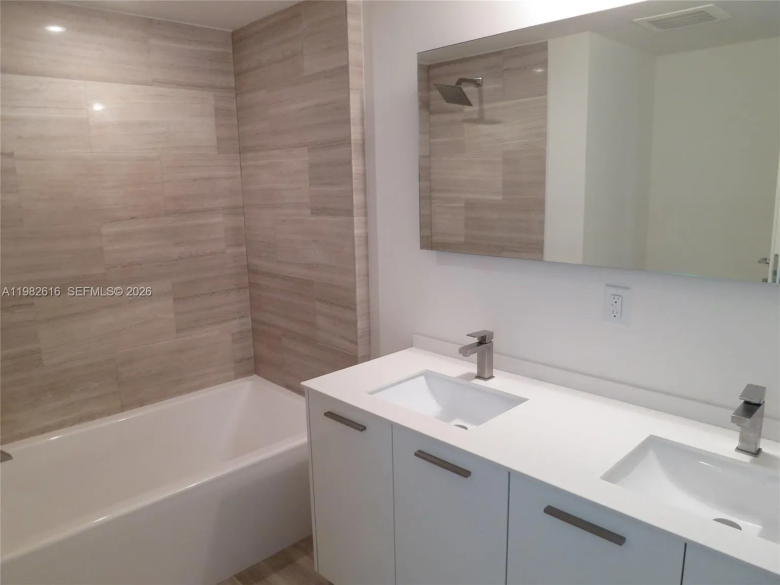 Brickellhouse — Photo 4