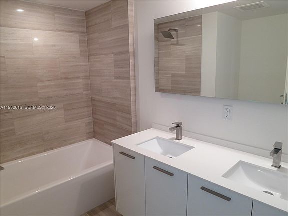 2nd image of 1300 Brickell Bay Dr