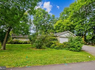 19105 Shamrock Ln, Hagerstown, MD 21742