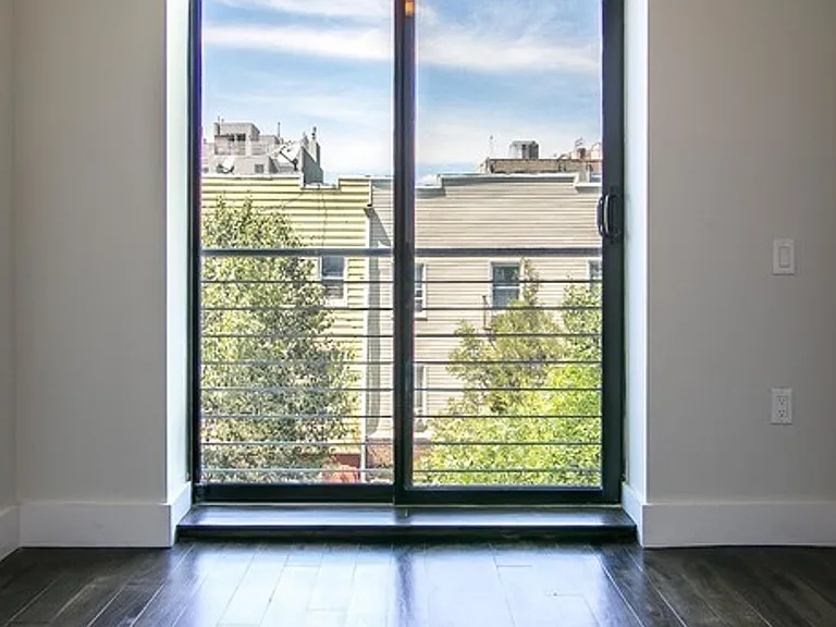 146 Meserole St #5C — Photo 5