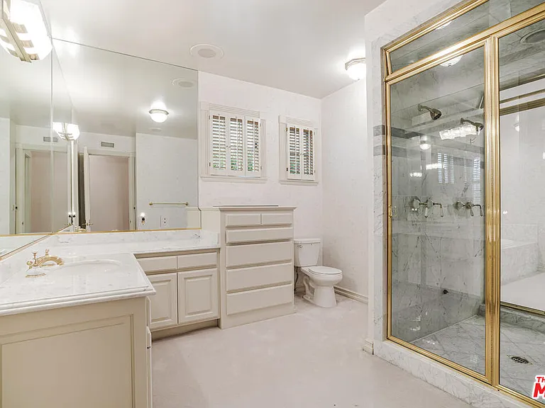 604 N Linden Dr — Photo 36