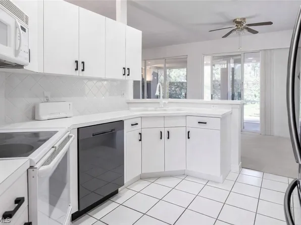 11302 Lakeland Cir, Fort Myers, FL 33913