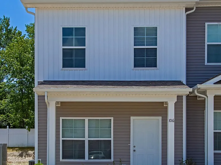 106 Kathryn Ct — Photo 2